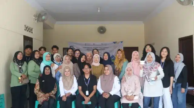 Mahasiswa PKM PK FEB UB Gandeng Kader Posyandu Desa Pabean untuk Produksi Mie Bayam Sehat
