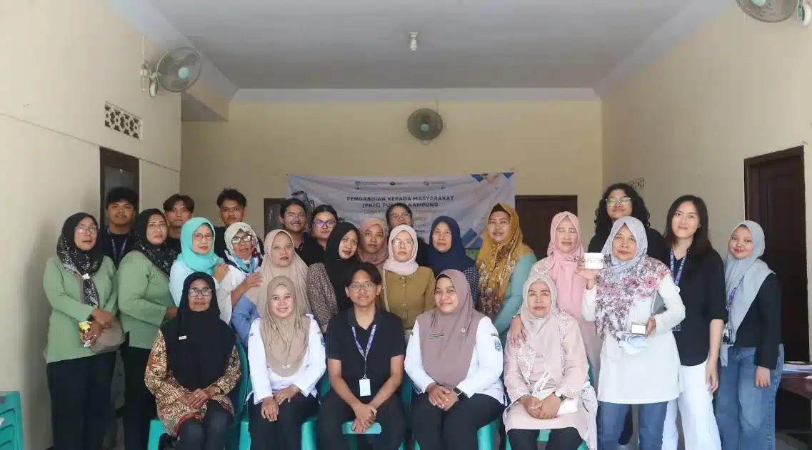 Mahasiswa PKM PK FEB UB Gandeng Kader Posyandu Desa Pabean untuk Produksi Mie Bayam Sehat