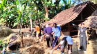 Mahasiswa KKN UMBY Kelompok 69 Ajak Warga Mojolegi Cegah Penyakit Ternak Lewat Sanitasi Kandang