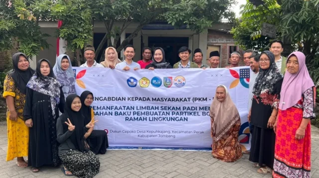 Olah Sekam Padi Jadi Papan Ramah Lingkungan