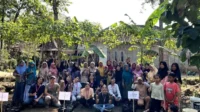 Mahasiswa KKN-PPM UMBY Angkatan XLVII Kelompok 12 Gelar Sosialisasi dan Praktek Budidaya Bayam Merah Solusi Pangan dan Ekonomi untuk Ibu Ibu dari Kelompok Wanita Tani di Padukuhan Kebosungu I