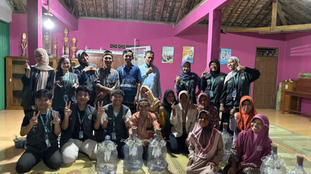 Pengabdian Masyarakat UMBY di Dusun Ngunut.