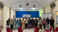 Mahasiswa UMM Bangun Kesadaran Lingkungan Warga Tawangsari lewat Edukasi 3R.