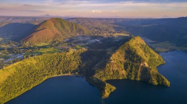 Danau terbesar di Indonesia adalah danau toba