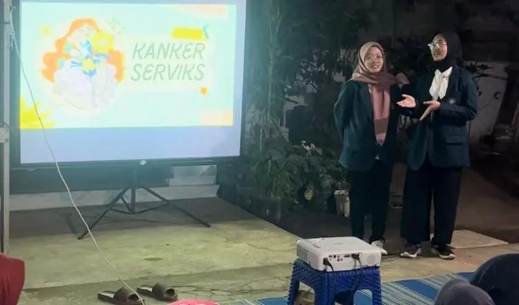 Students of the Faculty of Medicine Universitas Brawijaya Introduce Health Checklists and Push for UHC Access in Malang Regency