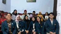Students of the Faculty of Medicine Universitas Brawijaya Introduce Health Checklists and Push for UHC Access in Malang Regency