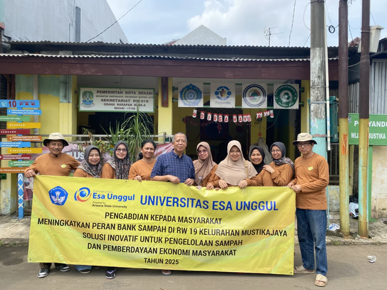 Peran Bank Sampah di RW 19 Kelurahan Mustikajaya