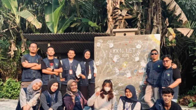 Pembangunan Rocket Stove sebagai Solusi Pengelolaan Sampah Berkelanjutan dan Penunjang Kesehatan Masyarakat Dusun Kaliurang Utara