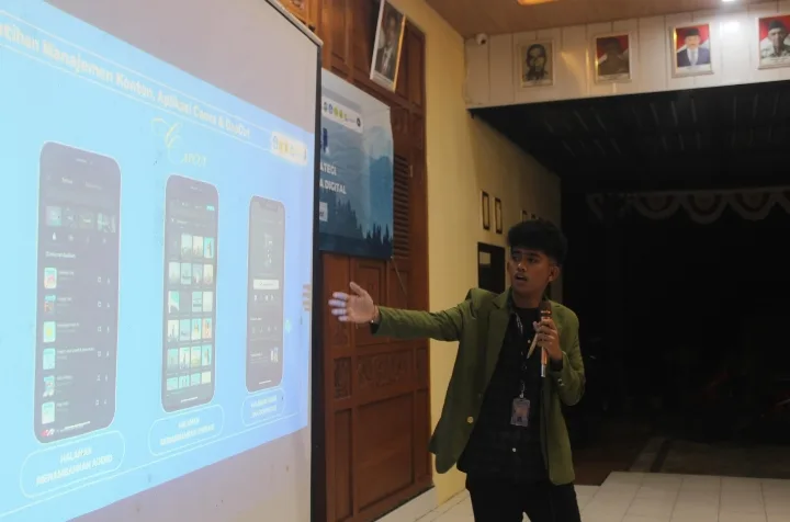 Mahasiswa UPN Veteran Jawa Timur Gelar Sosialisasi Pengelolaan Wisata dan Pemasaran Wisata melalui Media Digital di Desa Kampunganyar