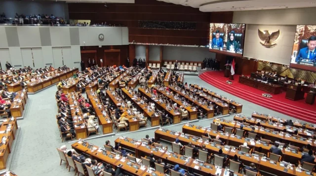 ironi demokrasi di Indonesia