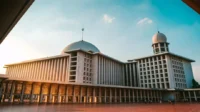 Masjid Terbesar di Indonesia Dari Kapasitas hingga Keindahan Arsitektur Masjid Terbesar di Indonesia Dari Kapasitas hingga Keindahan Arsitektur