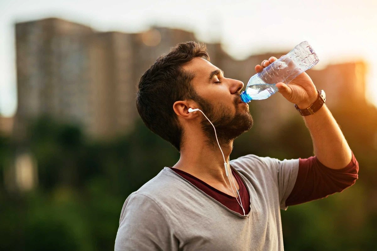 Minum Air Cukup dan Jaga Hidrasi