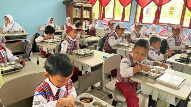 Kasus Keracunan Makanan Bergizi Gratis