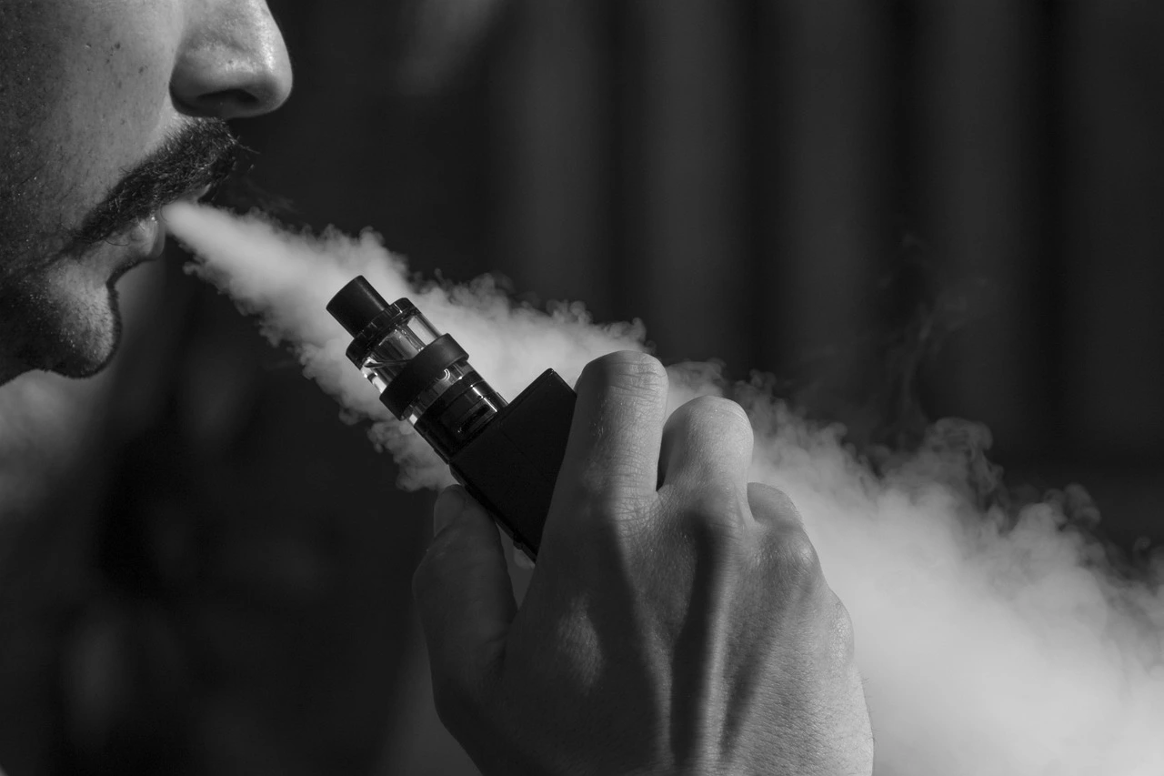 Polusi Udara dan Dampak Vape pada Remaja Putri di Aceh