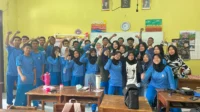 Perawatan Motor Matic Siswa SMA melalui Sosialisasi.