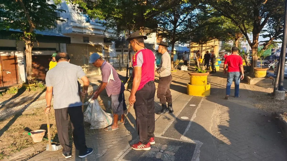 Kegiatan Gotong Royong salah satu bentuk Pastisipasi dalam Bermasyarakat juga bentuk dari Bagaimana Pelaksanaan Kewajibanmu sebagai Warga Masyarakat