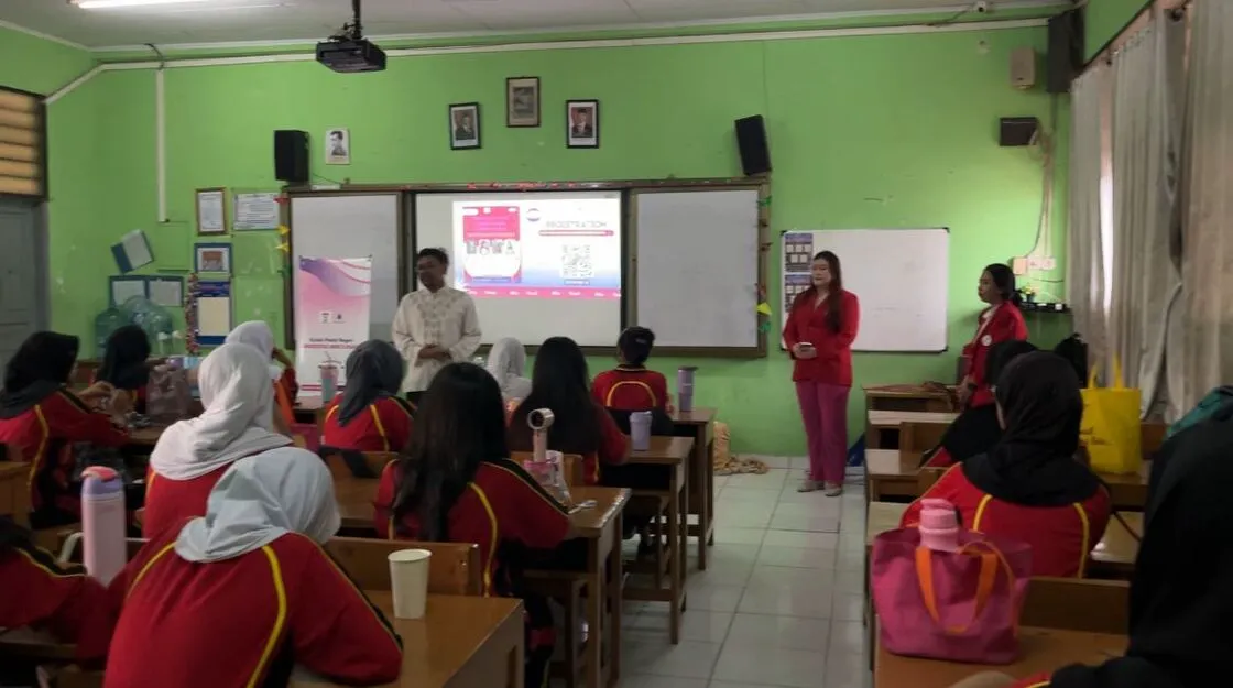 Mahasiswa Universitas Mercu Buana Sosialisasikan Generasi Cerdas Digital Tanpa Cyberbullying di SMA Negeri 10 Jakarta