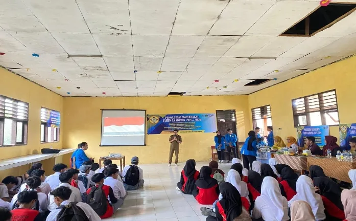 Implementasi Edukasi Literasi Keuangan sebagai Upaya Pengembangan Kompetensi Sumber Daya Manusia Generasi Muda untuk Mewujudkan Stabilitas Keuangan Jangka Panjang pada Siswa/i SMK Al-Khaeriyah Pengampelan