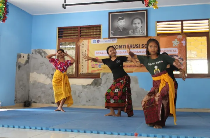Kontribusi Sosial: Berkembang Bersama Anak Panti Asuhan Hindu Ganesha Sevanam dan Aksi Bersih Pantai Lovina