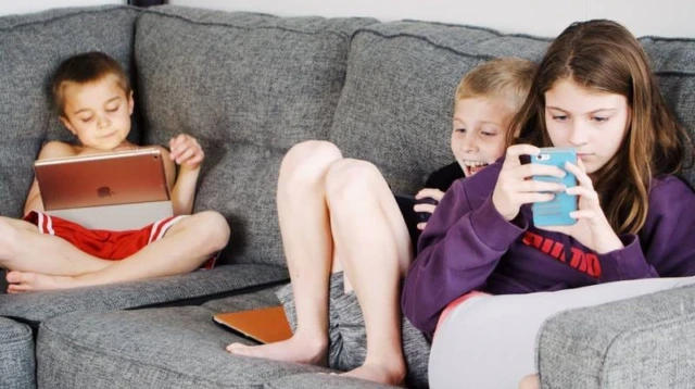 Dunia Anak di Era Gadget: