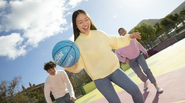Exploring the Psychology of Self-Growth: The Achievement of Self-Actualization in Teenagers with Bone Cysts