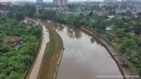 Kebijakan Penggusuran Bantaran Sungai di Jakarta bantaran sungai di Jakarta