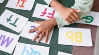 Papan Misteri: Cara Kreatif Mengajarkan Kata Baku dan Tidak Baku di Sekolah Dasar Media Pembelajaran