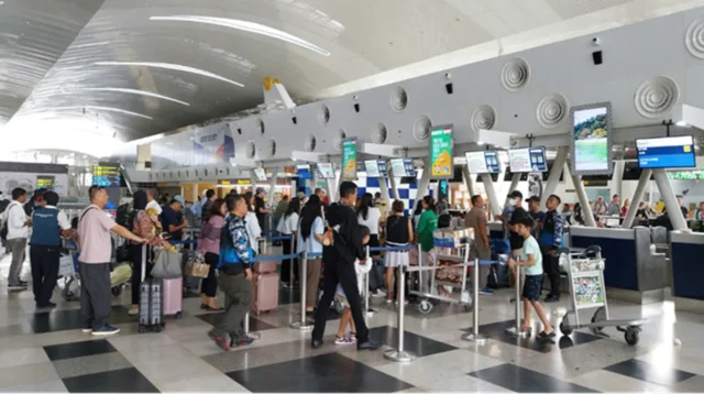 Fenomana antrian di ruang publik
