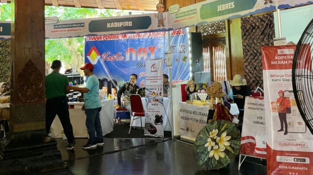 Mahasiswa Universitas Slamet Riyadi Surakarta Magang Kerja di PLUT UKM Surakarta Lakukan Pemberdayaan UMKM Mahasiswa Universitas Slamet Riyadi Surakarta Magang Kerja di PLUT UKM Surakarta Lakukan Pemberdayaan UMKM