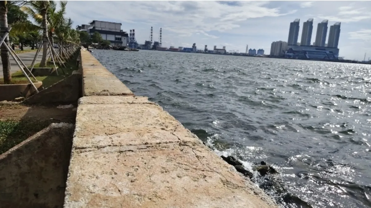 tanggul laut jakarta
