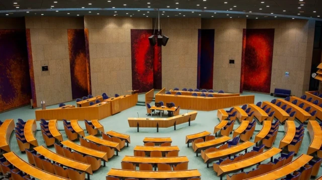 kepercayaan publik terhadap lembaga legislatif