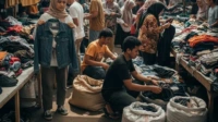 Ketika Thrifting Menjadi Gaya Hidup Gen Z gen z thrifting