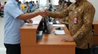 kerja jalur orang dalam