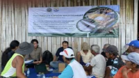 Sinergi Unud dan IDB Angkat Garam Palungan Kusamba: Penguatan Identitas Warisan Lokal melalui Inovasi Kemasan dan Digitalisasi petani garam kusamba
