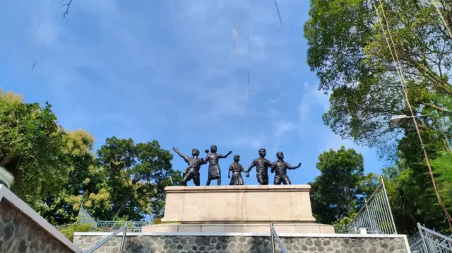 Sejarah Monumen Kresek
