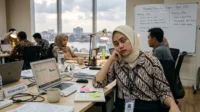 Paradoks Kerja Keras: Antara Upaya dan Rasa Tak Pernah Cukup contoh kerja keras