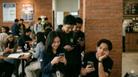 TikTokification: Kita Semakin Cepat Terhibur, Tapi Semakin Dangkal?Z Dampak Tiktokification