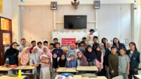 Mahasiswa HI UB Gelar Sosialisasi Gizi di SDI Mohammad Hatta, Kenalkan Pola Makan Sehat lewat Flash Card Mahasiswa HI UB
