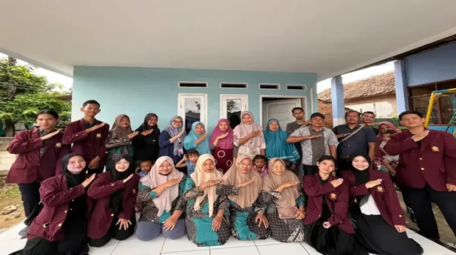 Pelajari panduan penggunaan obat yang benar melalui prinsip Tanya Lima O dan cara mencegah resistensi antibiotik hasil edukasi mahasiswa Farmasi Unsika di Karawang.