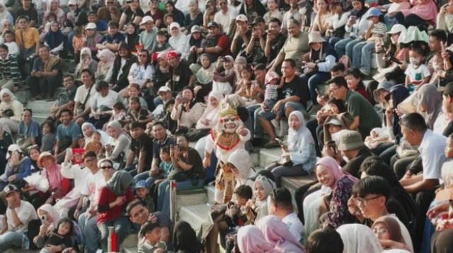 interaksi penonton pertunjukan