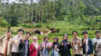 Telkom University Hadirkan Sistem Monitoring Penjualan Berbasis Web untuk UMKM Stroberi di Desa Ciwidey. telkom university bandung
