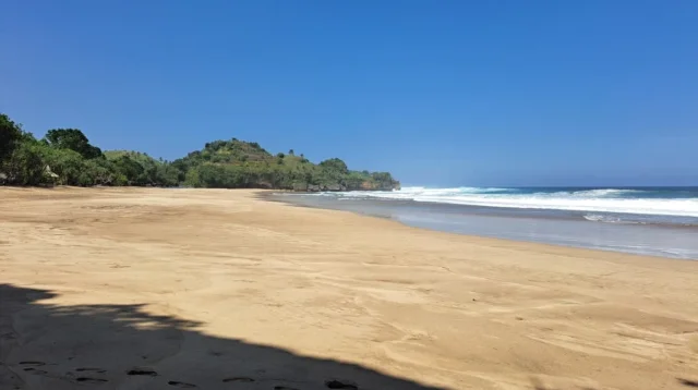Pantai Ngantep Malang Selatan