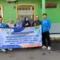 Pemberian Hadia cendramata dari pihak kampus untuk sekolah