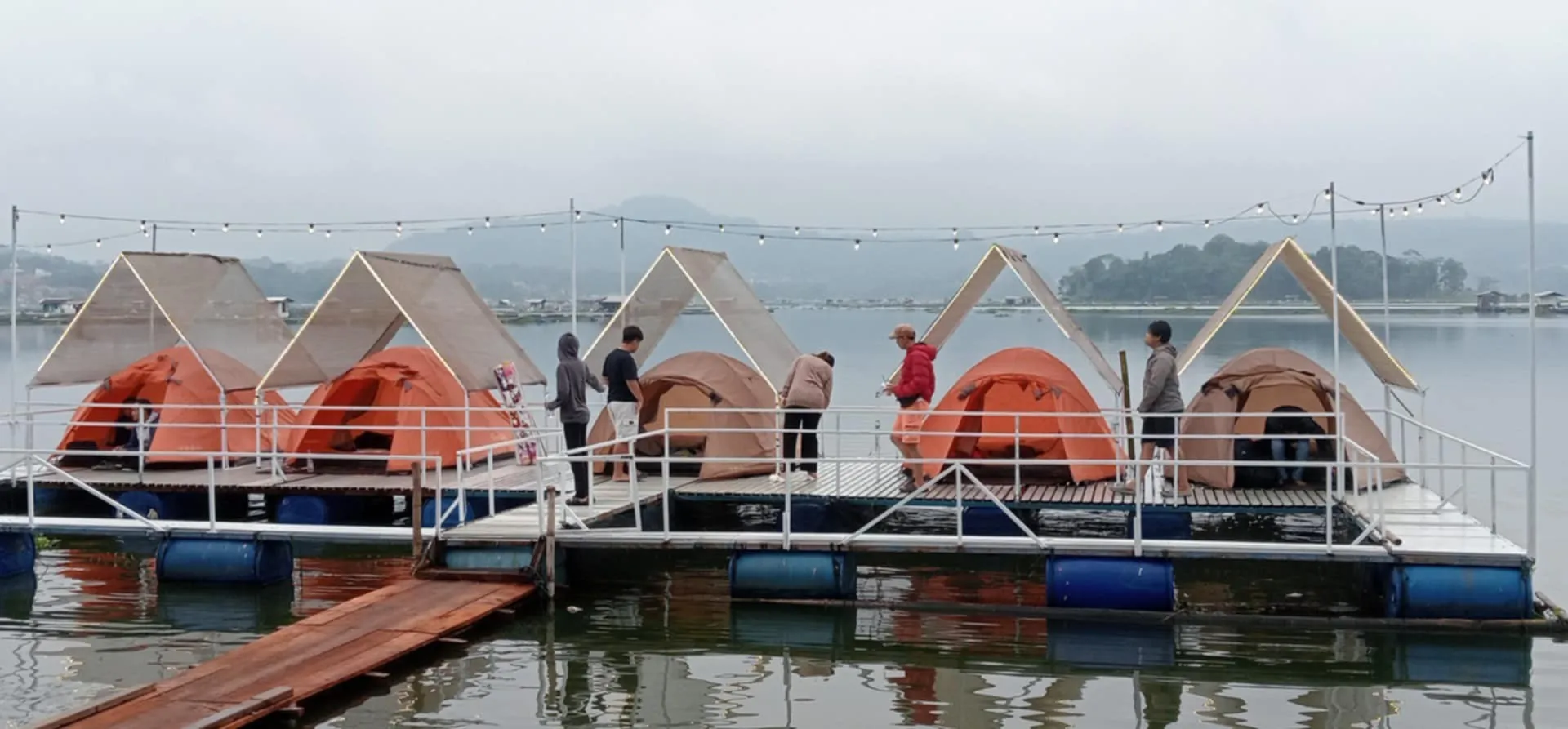 Floating Camping Jagara