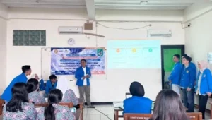 Proses pemaparan materi kepasa siswa – siswi SMK Yayasan YMIK Joglo