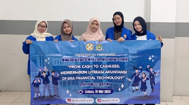 Kegiatan edukasi Literasi Keuangan Digital bagi siswa SMA mengenai fintech dan keamanan transaksi modern