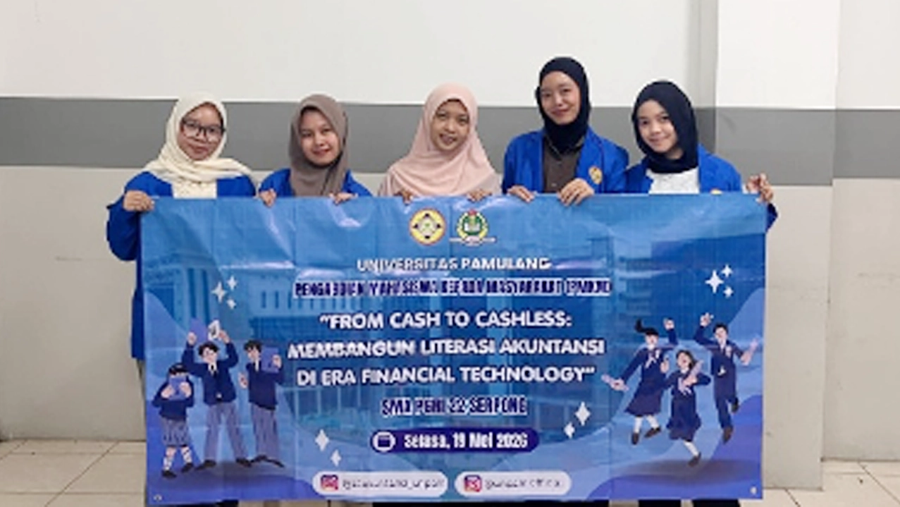 Kegiatan edukasi Literasi Keuangan Digital bagi siswa SMA mengenai fintech dan keamanan transaksi modern