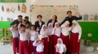 Edukasi pertolongan pertama luka ringan untuk siswa SD melalui praktik P3K dasar