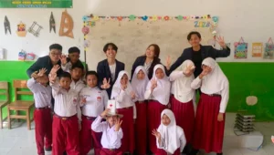 Edukasi pertolongan pertama luka ringan untuk siswa SD melalui praktik P3K dasar
