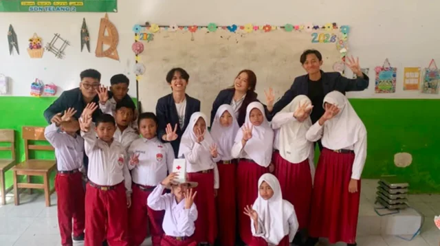Edukasi pertolongan pertama luka ringan untuk siswa SD melalui praktik P3K dasar